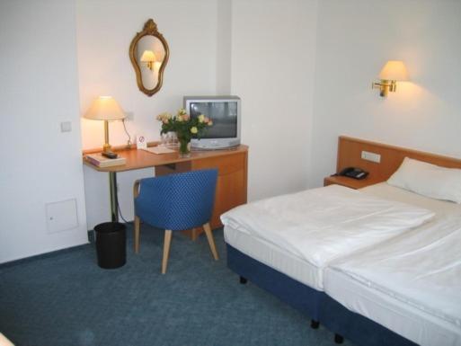 Gildenhof An Den Westfalenhallen Dortmund Room photo